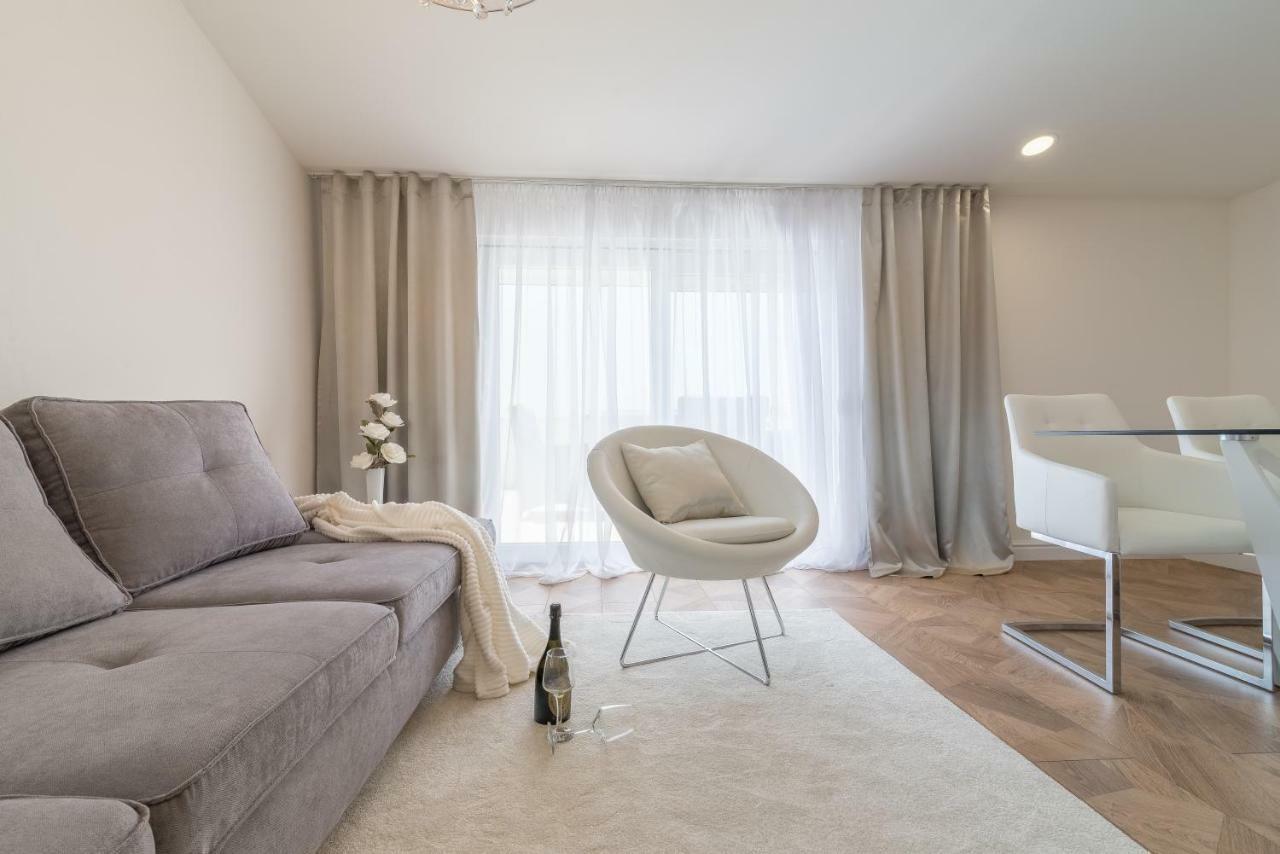 Luxury Piano Apartment 扎达尔 外观 照片