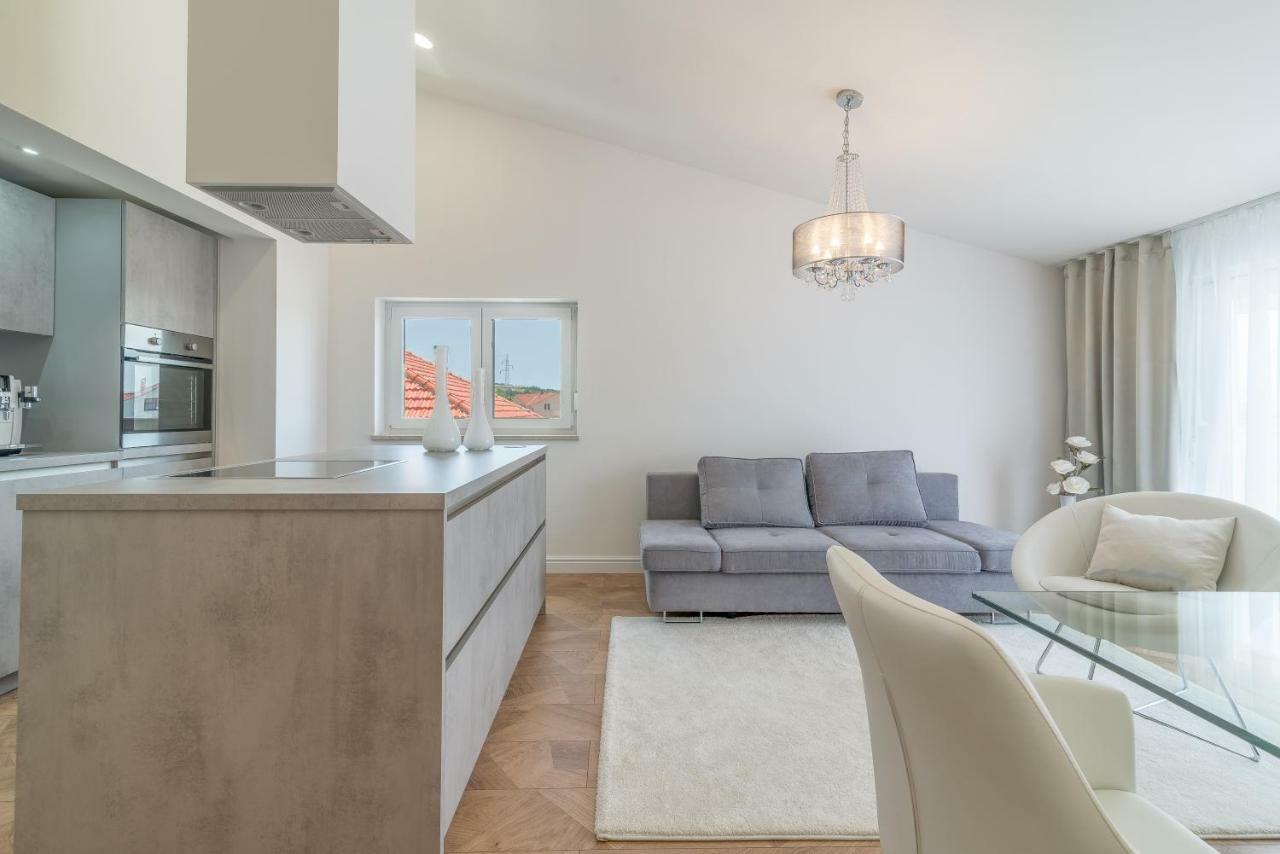 Luxury Piano Apartment 扎达尔 外观 照片