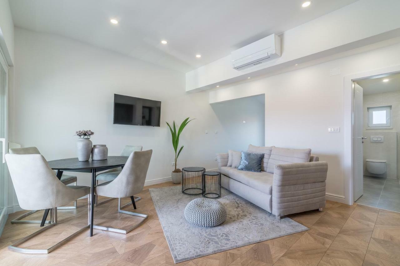 Luxury Piano Apartment 扎达尔 外观 照片