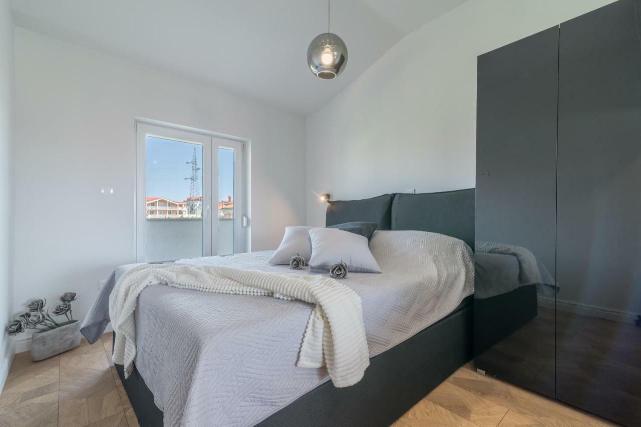 Luxury Piano Apartment 扎达尔 外观 照片